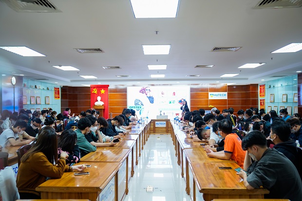 Sinh viên HUTECH tìm hiểu về ứng dụng công nghệ 3D trong thiết kế và chế tác nghệ thuật 96