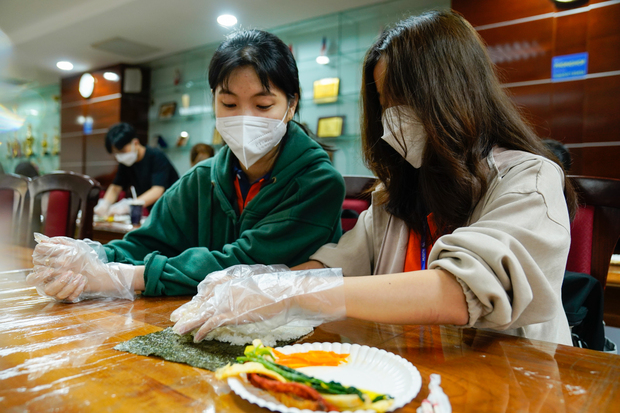 Sinh viên Khoa Hàn Quốc HUTECH trải nghiệm ẩm thực, từng bước chinh phục văn hóa Hàn 38
