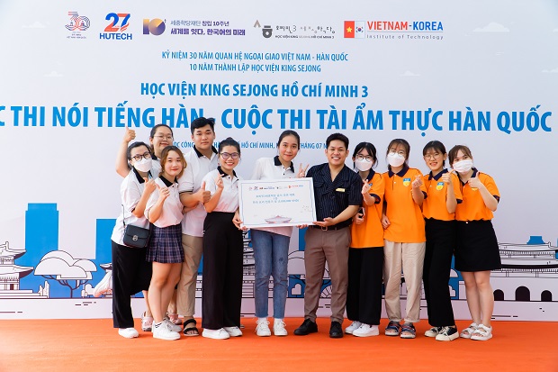 Ngày hội Văn hóa Hàn Quốc tưng bừng diễn ra với Cuộc thi nói tiếng Hàn và Thi tài ẩm thực Hàn Quốc 312