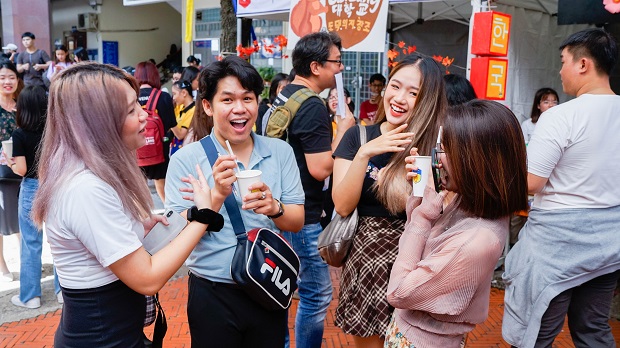 Sắc màu HUTECH rực rỡ tại Lễ hội chữ Hàn - Hangeul Festival 2019 54