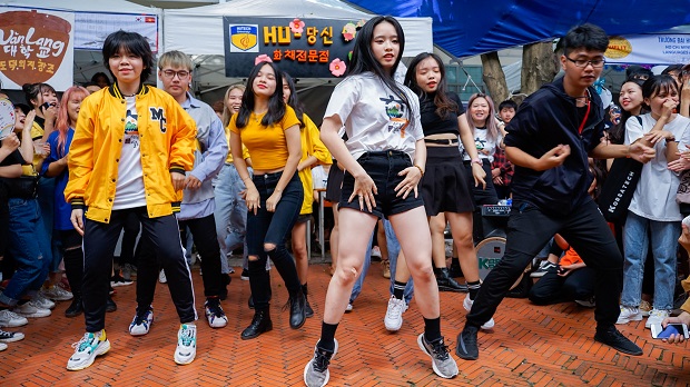 Sắc màu HUTECH rực rỡ tại Lễ hội chữ Hàn - Hangeul Festival 2019 57