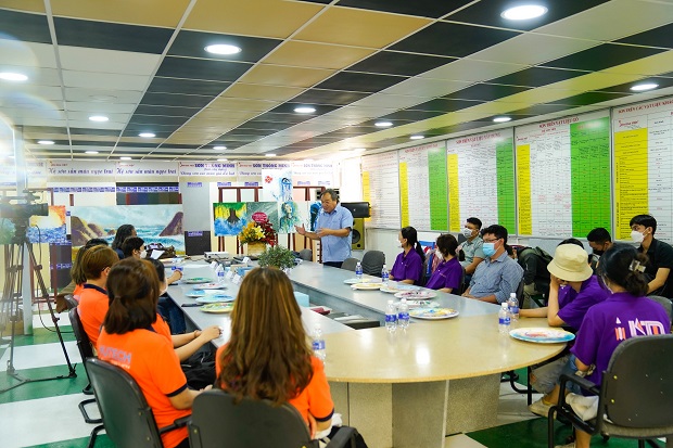 Sinh viên Khoa Kiến trúc - Mỹ thuật đã có chuyến tham quan thực tế, học tập chuyên môn tại Cty TNHH Sơn Hoa Việt 35
