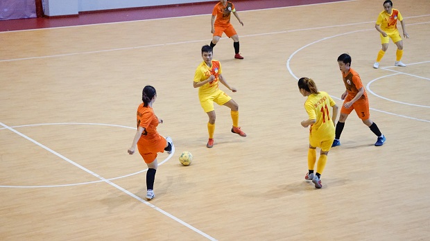 Nhìn lại hành trình bảo vệ “ngôi hậu” của tuyển nữ Futsal HUTECH tại mùa giải 2020 83