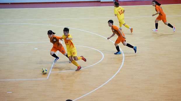 Nhìn lại hành trình bảo vệ “ngôi hậu” của tuyển nữ Futsal HUTECH tại mùa giải 2020 81