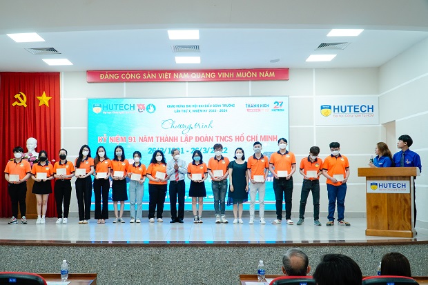HUTECH trang trọng kỷ niệm 91 năm thành lập Đoàn TNCS Hồ Chí Minh và tổ chức đối thoại với Đoàn viên sinh viên 53