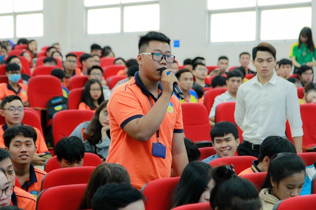 Chủ tịch Tập đoàn Quế Lâm truyền cảm hứng làm nông nghiệp sạch cho sinh viên HUTECH 52