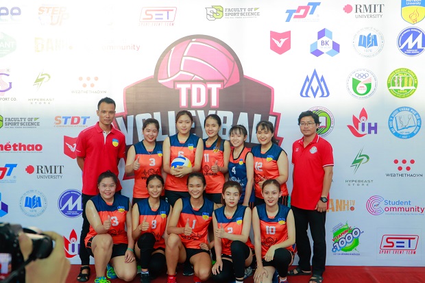 ​Hai đội tuyển bóng chuyền nam - nữ HUTECH xuất sắc giành 4 giải thưởng tại giải TDT Volleyball Cup 2020 20