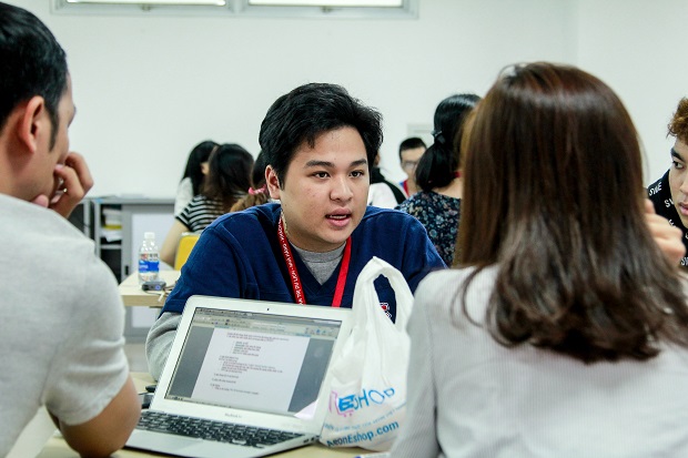 Sinh viên HUTECH tìm hiểu cách phát triển nghề nghiệp với “Bệ phóng Việt Nam Digital 4.0” 43