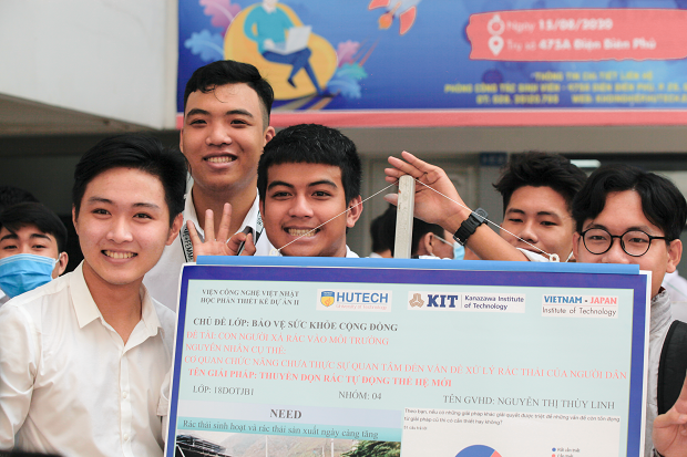 Sinh viên VJIT ra mắt các dự án “Bảo vệ sức khỏe cộng đồng” tại Phiên công bố Poster - PD2 138