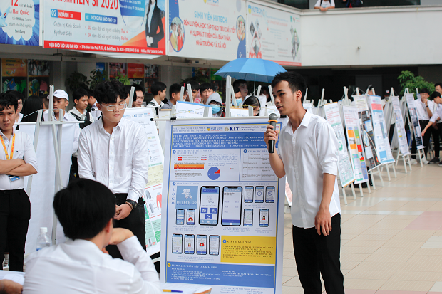 Sinh viên VJIT ra mắt các dự án “Bảo vệ sức khỏe cộng đồng” tại Phiên công bố Poster - PD2 113
