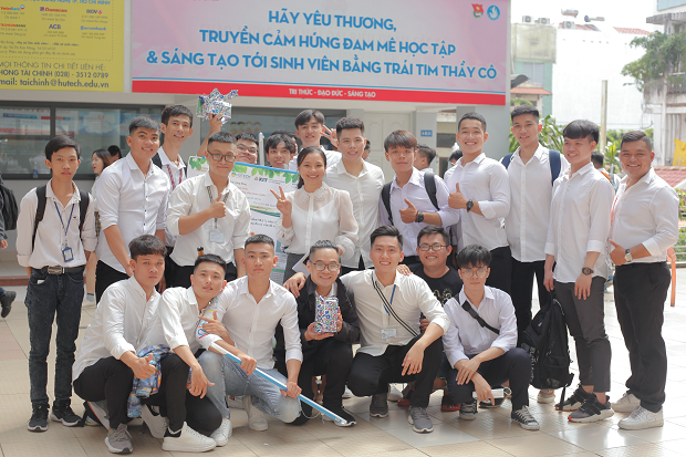 Sinh viên VJIT ra mắt các dự án “Bảo vệ sức khỏe cộng đồng” tại Phiên công bố Poster - PD2 144