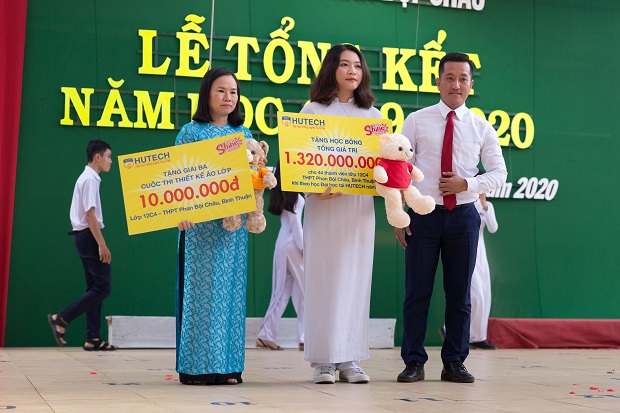 Về Bình Thuận, gặp gỡ tập thể đạt giải Ba cuộc thi Thiết kế áo lớp tại trường THPT Phan Bội Châu 10