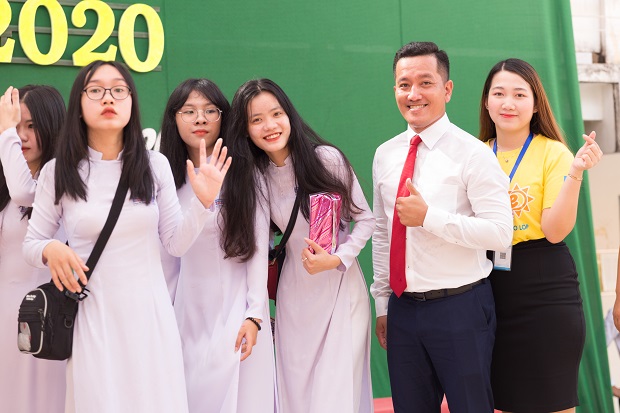 Về Bình Thuận, gặp gỡ tập thể đạt giải Ba cuộc thi Thiết kế áo lớp tại trường THPT Phan Bội Châu 71