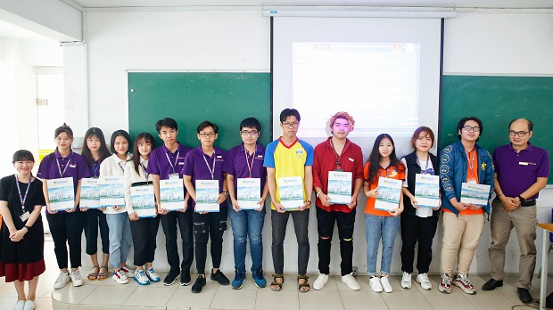 Các Khoa/Viện HUTECH tuyên dương, khen thưởng sinh viên tiêu biểu HKI, năm học 2019 - 2020 266