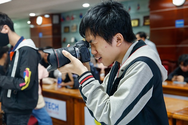Sinh viên HUTECH trải nghiệm các phong cách nhiếp ảnh bằng thiết bị Canon hiện đại 80