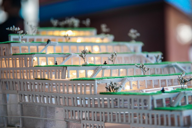 Admire the miniature models resembling famous architectural buildings made by HUTECH students 115