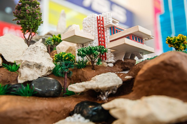Admire the miniature models resembling famous architectural buildings made by HUTECH students 121