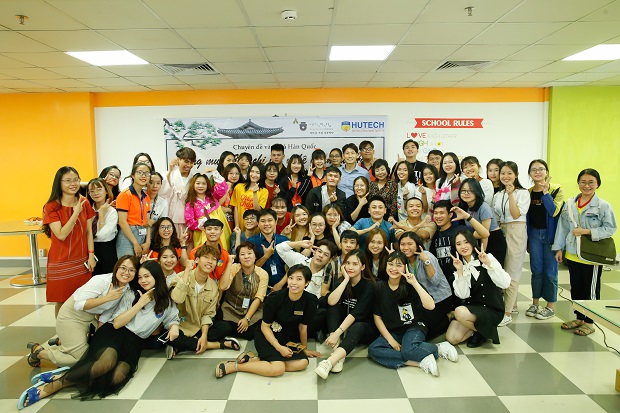 ​Sinh viên HUTECH cùng nghệ nhân Hàn Quốc học cách làm Kim chi truyền thống 129