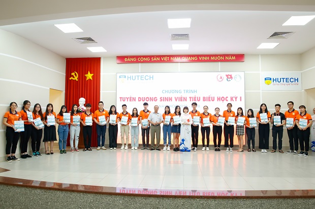 Các Khoa/Viện HUTECH tuyên dương, khen thưởng sinh viên tiêu biểu HKI, năm học 2019 - 2020 47