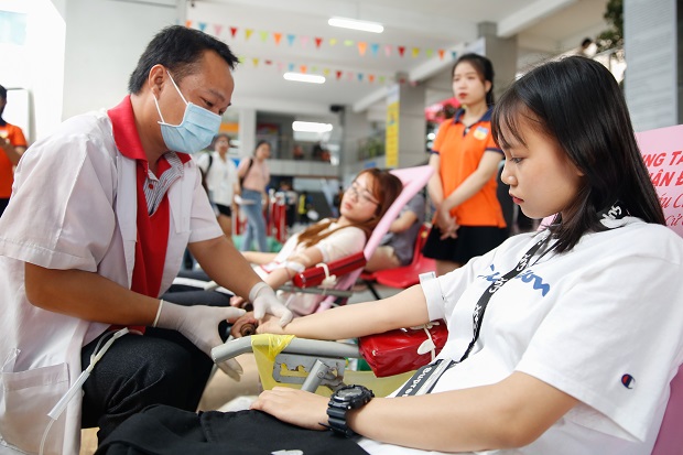 Hơn 350 sinh viên HUTECH tình nguyện hiến máu tặng Trung tâm Chữ Thập Đỏ TP.HCM trong ngày 18/6 74