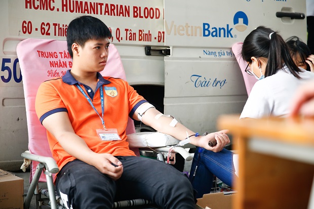 Hơn 350 sinh viên HUTECH tình nguyện hiến máu tặng Trung tâm Chữ Thập Đỏ TP.HCM trong ngày 18/6 92