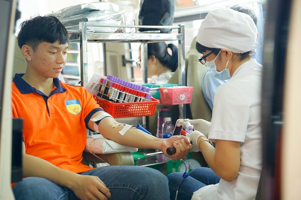 Hơn 350 sinh viên HUTECH tình nguyện hiến máu tặng Trung tâm Chữ Thập Đỏ TP.HCM trong ngày 18/6 89