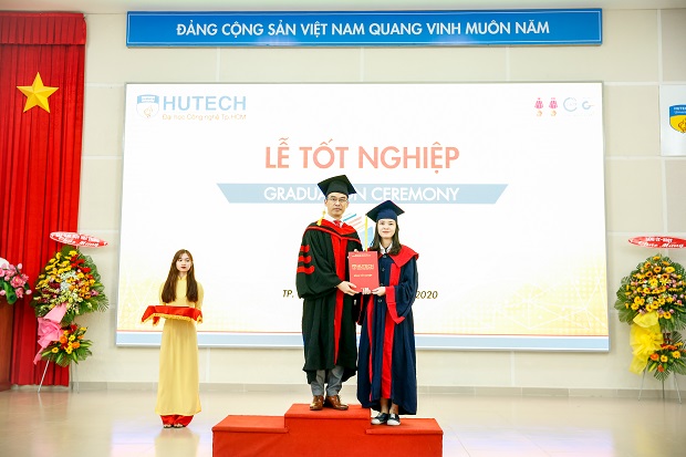 Rạng rỡ niềm vui tốt nghiệp của các Tân Cử nhân, Tân Kỹ sư HUTECH 93