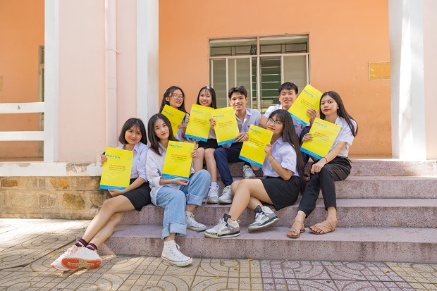 Về Bình Thuận, gặp gỡ tập thể đạt giải Ba cuộc thi Thiết kế áo lớp tại trường THPT Phan Bội Châu 57