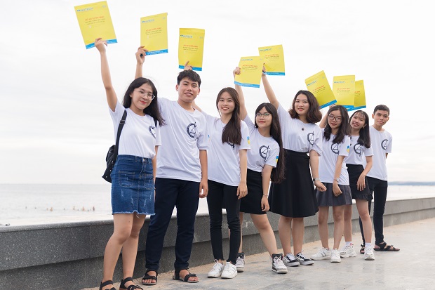 Về Bình Thuận, gặp gỡ tập thể đạt giải Ba cuộc thi Thiết kế áo lớp tại trường THPT Phan Bội Châu 104