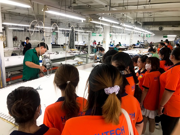 Sinh viên ngành Công nghệ dệt, may tham quan thực tế tại Công ty may Hưng Phú 32