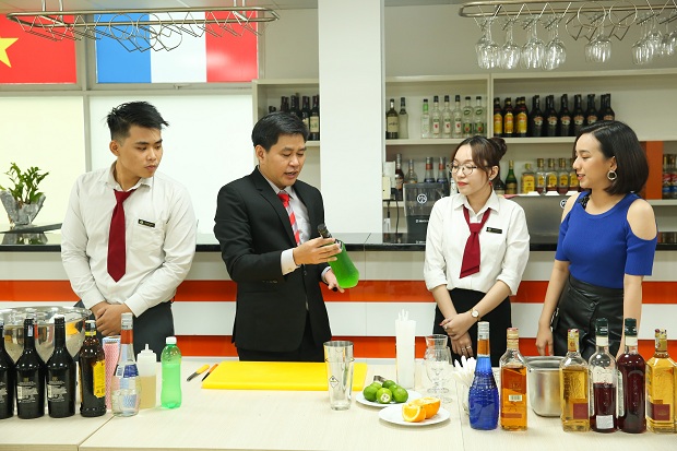 HUTECH công bố điểm trúng tuyển học bạ đợt 3 898