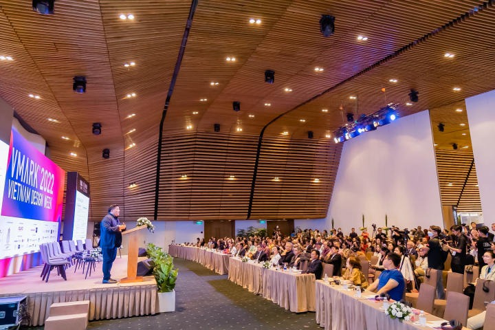 Giảng viên và sinh viên Khoa Kiến trúc - Mỹ thuật HUTECH tham dự Tuần lễ Thiết kế Việt Nam 2022 57