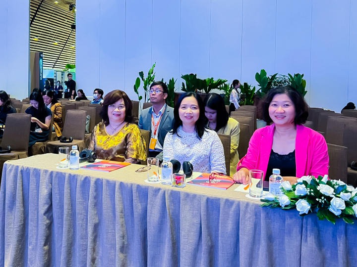 Giảng viên và sinh viên Khoa Kiến trúc - Mỹ thuật HUTECH tham dự Tuần lễ Thiết kế Việt Nam 2022 72