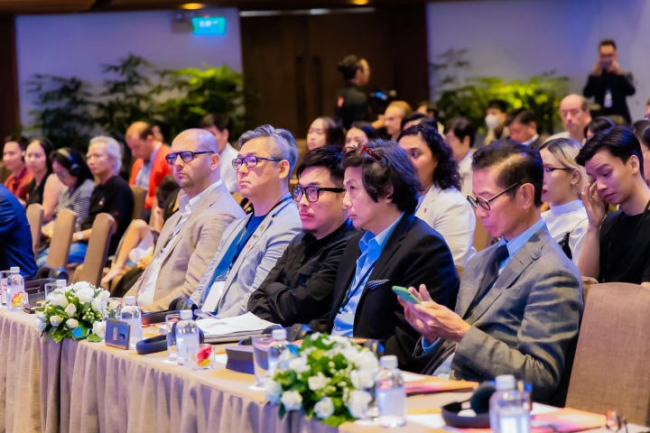 Giảng viên và sinh viên Khoa Kiến trúc - Mỹ thuật HUTECH tham dự Tuần lễ Thiết kế Việt Nam 2022 16