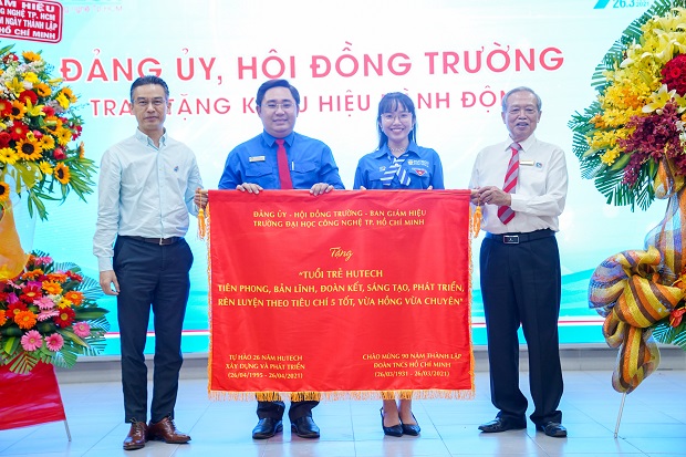 HUTECH tổ chức Lễ kỷ niệm 90 năm ngày thành lập Đoàn TNCS Hồ Chí Minh, kết nạp Đảng cho 08 quần chúng ưu tú 167