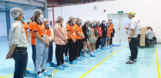 Sinh viên HUTECH tham quan thực tế tại Cty TNHH Công nghệ Điện tử - Nghe nhìn BOE 55