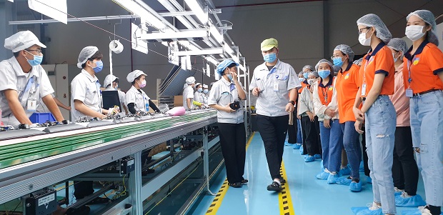 Sinh viên HUTECH tham quan thực tế tại Cty TNHH Công nghệ Điện tử - Nghe nhìn BOE 44