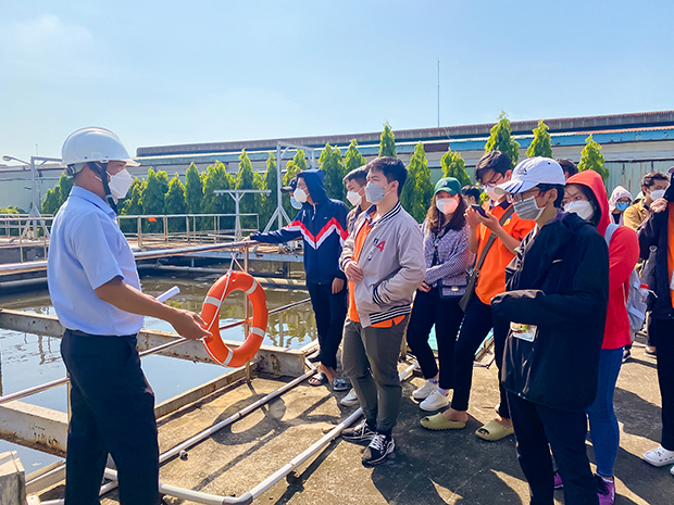Sinh viên ngành Kỹ thuật môi trường HUTECH tham quan Nhà máy Xử lý nước thải Khu Công nghiệp Tân Bình 27