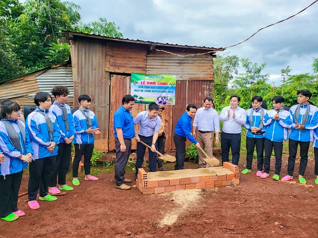 Mùa hè xanh HUTECH 2022: Chiến sĩ tại Gia Lai khởi công công trình Nhà tình bạn đầy yêu thương 51