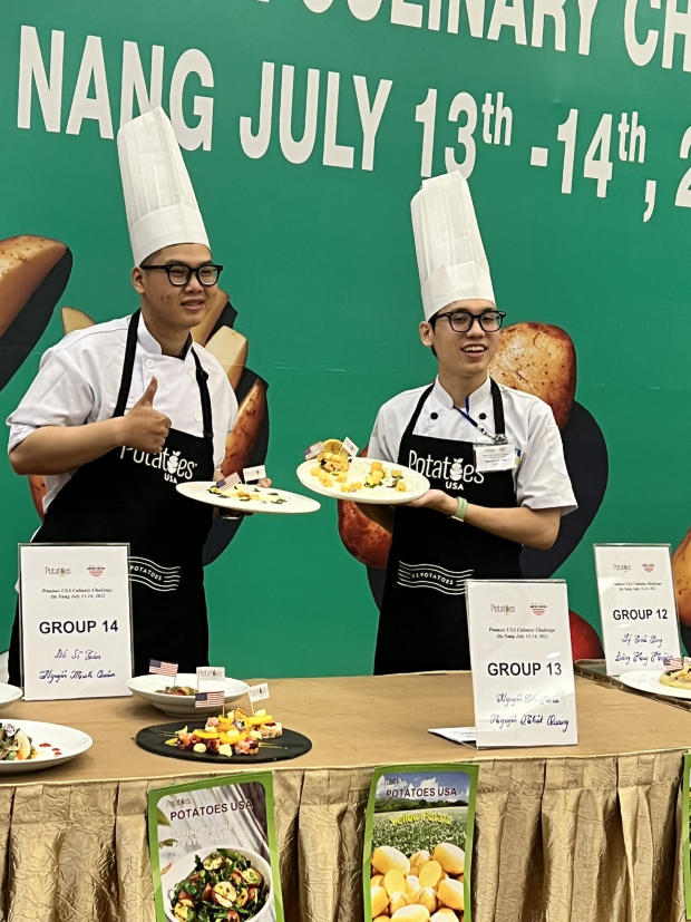 HUTECH students won 02 prizes at the national "Potatoes USA 2022 Cooking Contest" 40