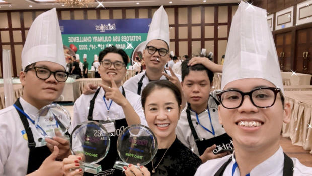 Sinh viên HUTECH đạt 02 giải tại cuộc thi "Potatoes USA 2022 Cooking Contest" toàn quốc 69