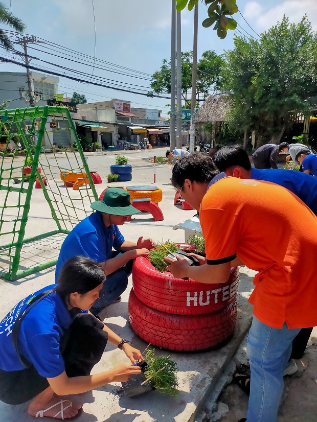 Mùa hè xanh HUTECH 2022: Mặt trận TP.HCM khánh thành sân chơi & tổ chức Ngày hội thiếu nhi tại xã Phú Xuân 155