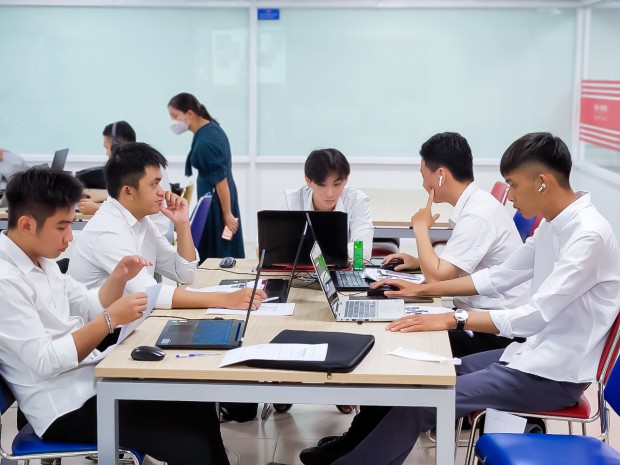 Sinh viên VJIT khởi động năm học mới cùng giảng viên K.I.T (Nhật Bản) 29
