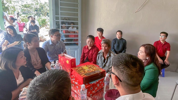 Khoa Tài chính - Thương mại trao tặng Nhà tình thương tại huyện Cần Giờ (TP.HCM) 54