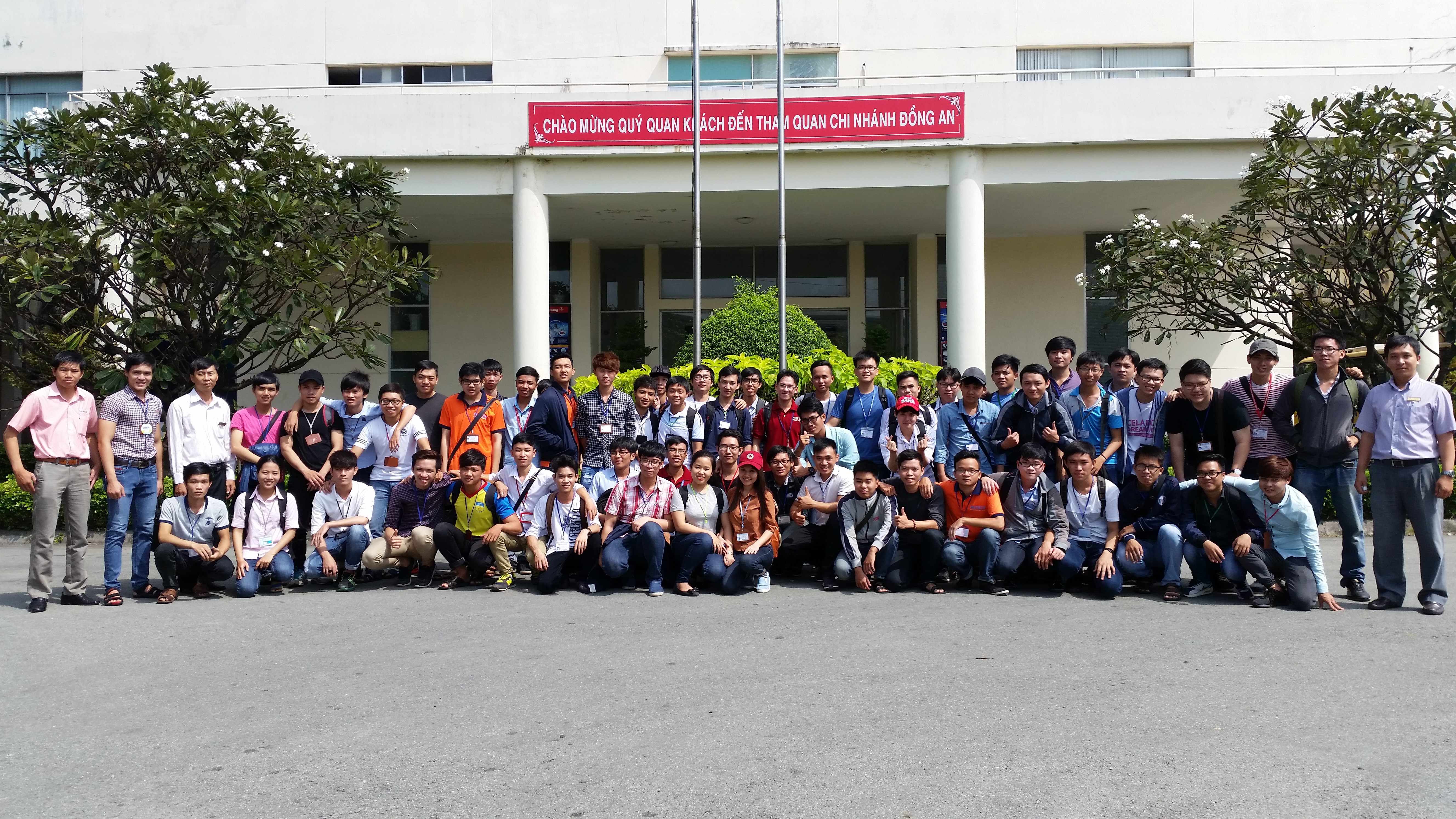 Sinh viên khoa Cơ Điện- Điện tử HUTECH hào hứng trong chuyến tham quan thực tế 29