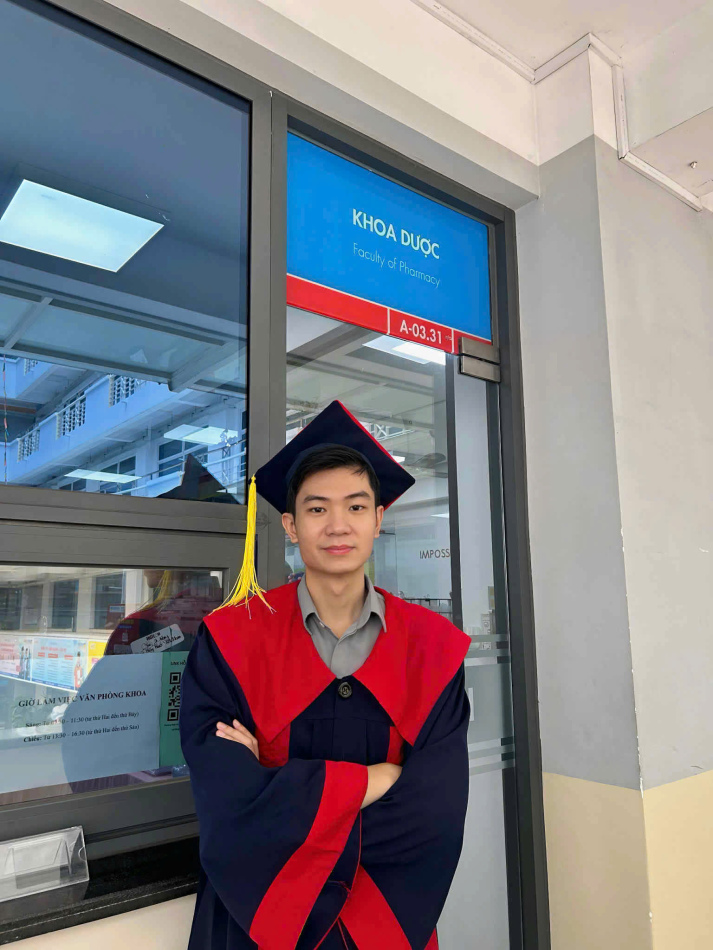 NGÀY ẤY – BÂY GIỜ: HÀNH TRÌNH TRỞ THÀNH TÂN DƯỢC SĨ 32