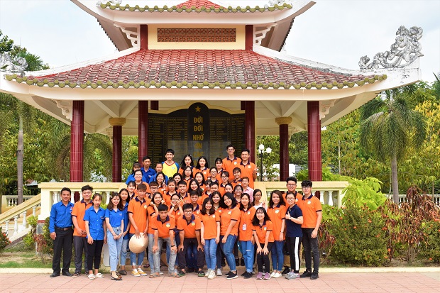 Sinh viên khoa Dược hòa mình cùng chương trình "Về nguồn 2019" 134