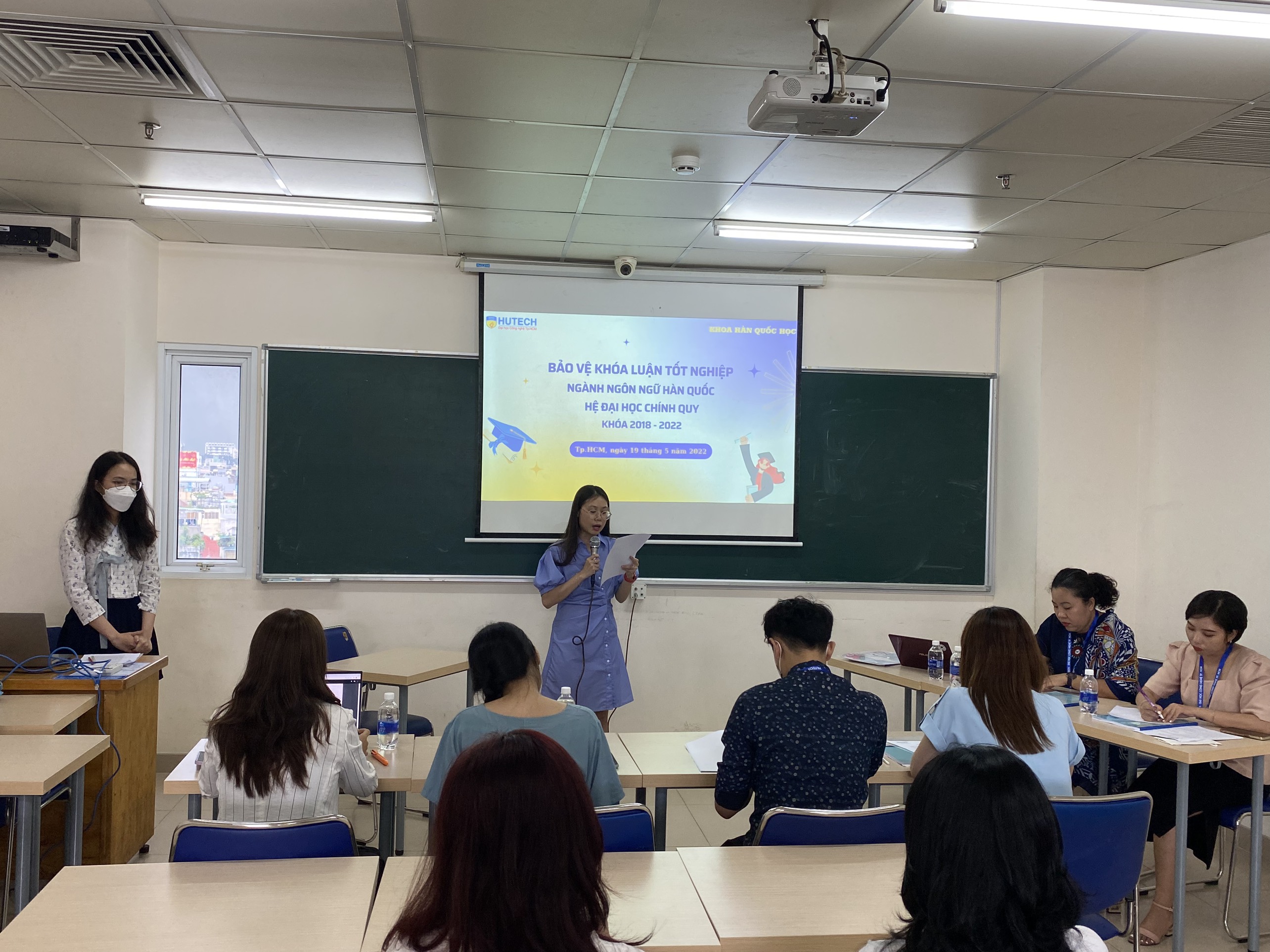 Khoa Hàn Quốc học tổ chức Bảo vệ khóa luận tốt nghiệp chuyên ngành Ngôn ngữ Hàn Quốc 5