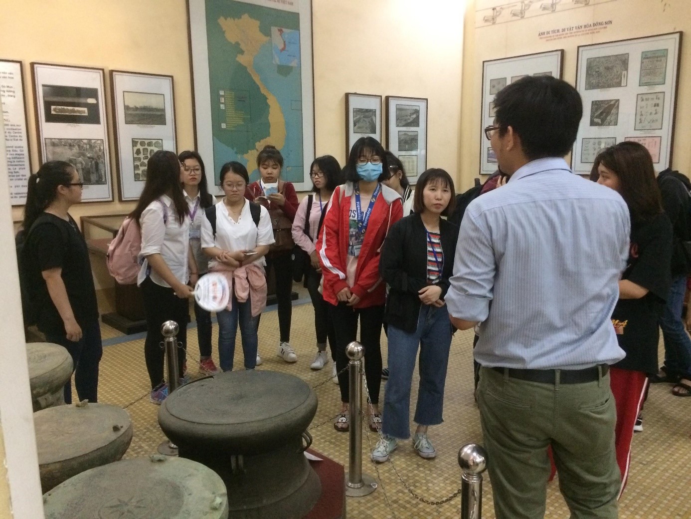 CLB Ngôn ngữ và Văn hóa Hàn Quốc tham quan Bảo tàng Lịch sử Việt Nam 12