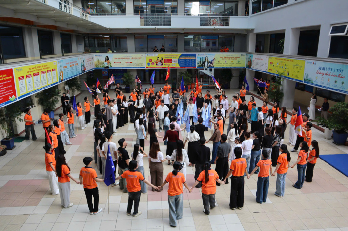 [Recap] Khởi động dự án NextGen Impact: Sinh viên ngành Quan hệ Công chúng kết nối tạo giá trị bền vững cùng các trường đồng tổ chức quốc tế qua mô hình Mentor - Mentee 57